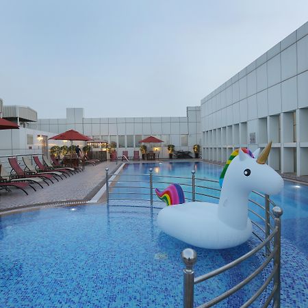Ivory Grand Hotel Apartments Dubai Eksteriør billede