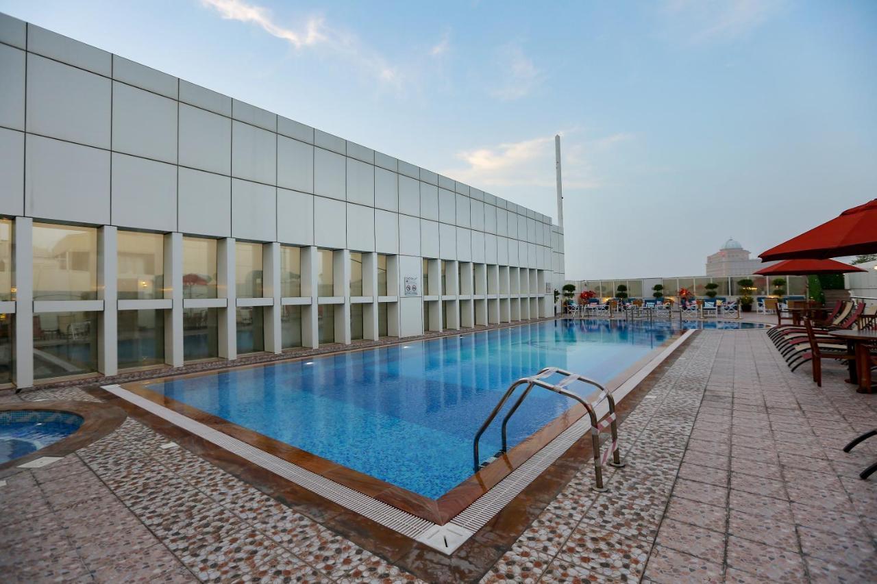 Ivory Grand Hotel Apartments Dubai Eksteriør billede