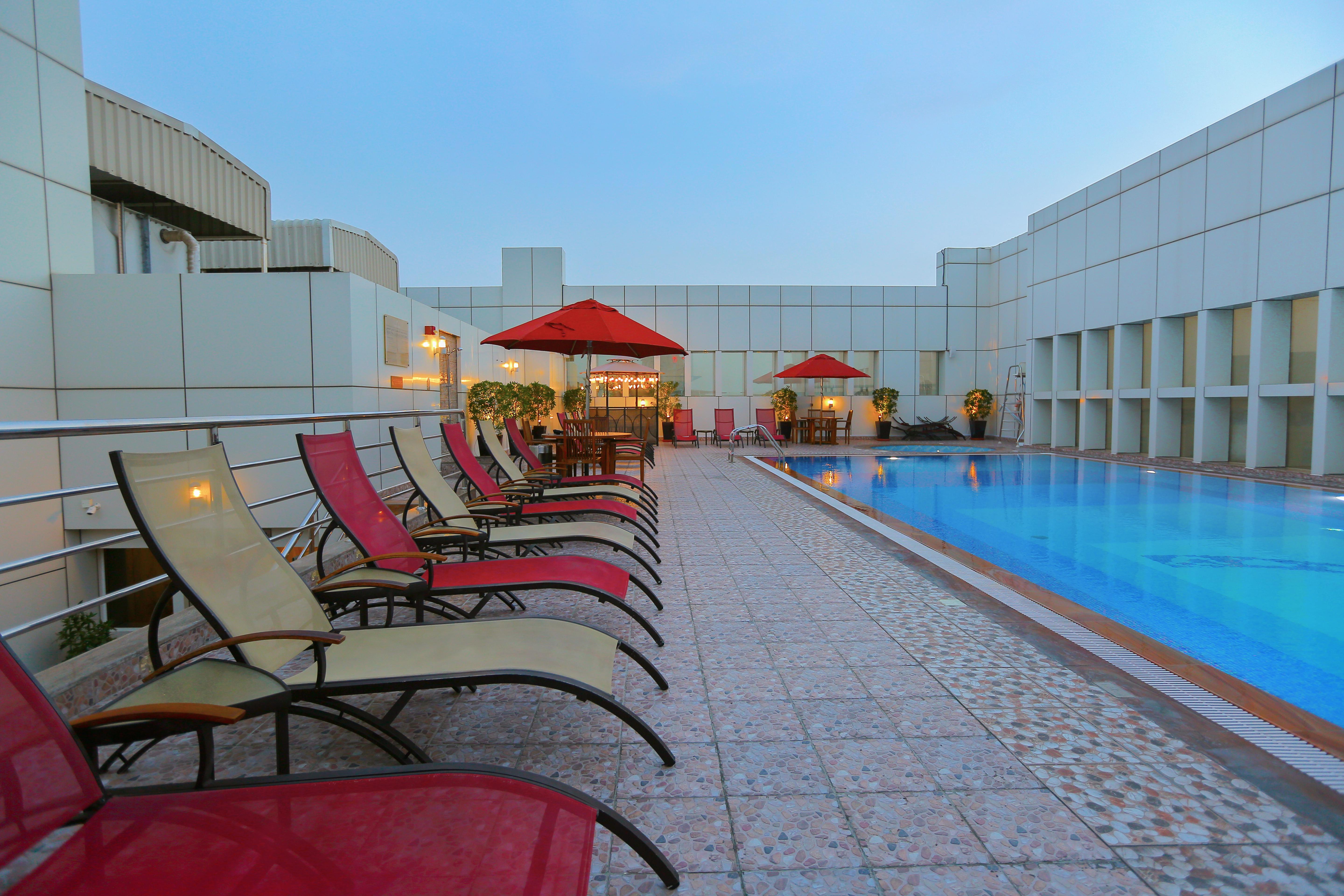 Ivory Grand Hotel Apartments Dubai Eksteriør billede